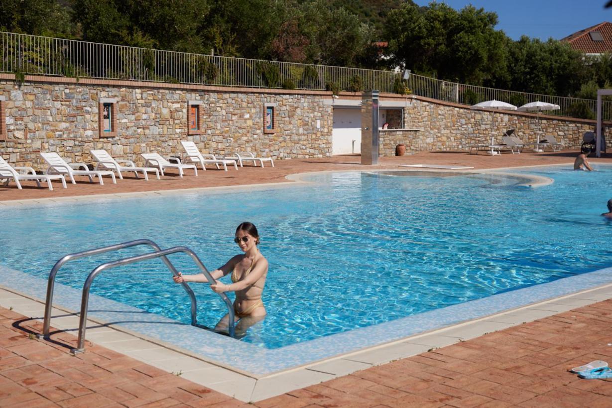 Ancora Resort อักเชียโรลี ภายนอก รูปภาพ